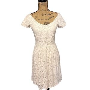 Banana Republic Mad Men Size 4 Ivory Lace Dress‎ Short Sleeve Boho Fitted